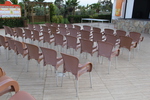 Пластмасови столове за заведение, с различни цветове